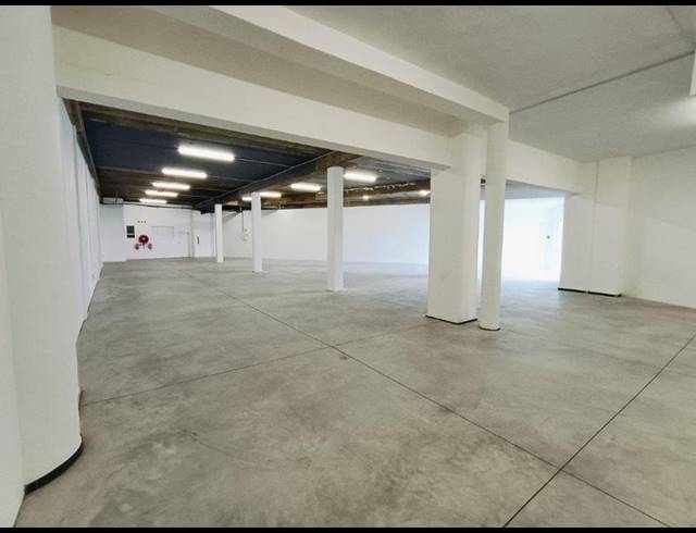 INDUSTRIAL PROPERTY TO RENT IN HALFWAY HOUSE